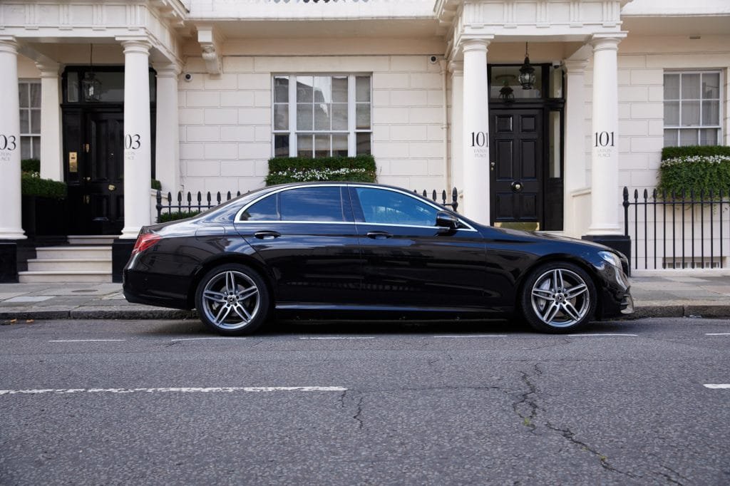 Mercedez benz e class car side view