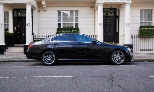 Mercedez benz e class car side view